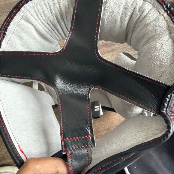 Sparring Gear Revgear Adult Size Medium Boxing Gloves,Headgear, Shin Guard Set - Picture 10 of 11